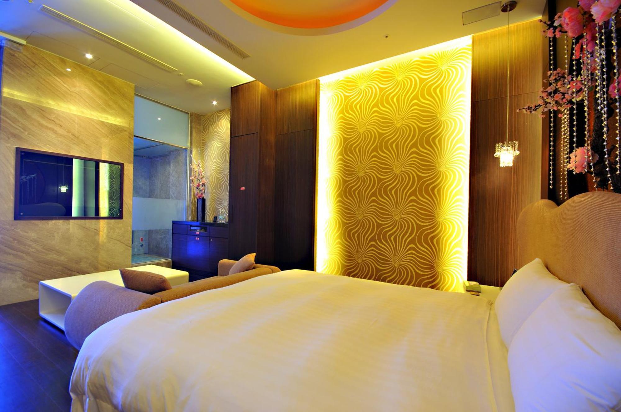 Dubai Motel Yilan Exterior foto