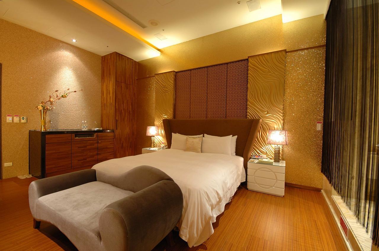 Dubai Motel Yilan Exterior foto